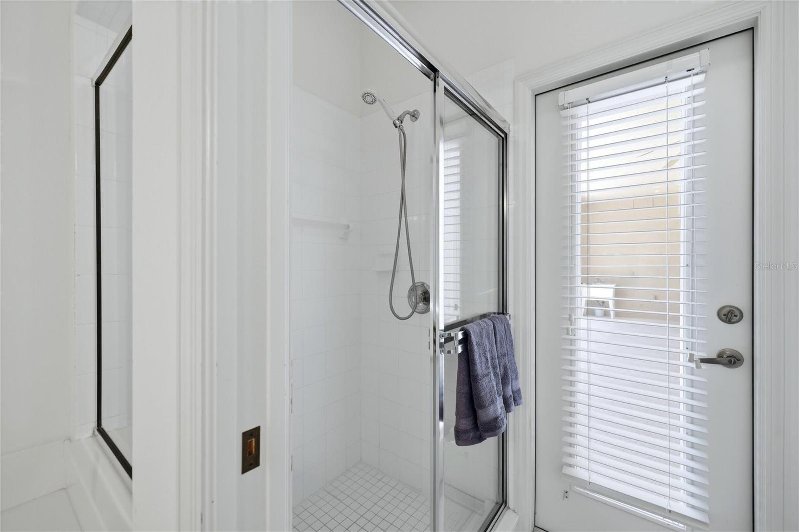 8492 IDLEWOOD CT — photo 17