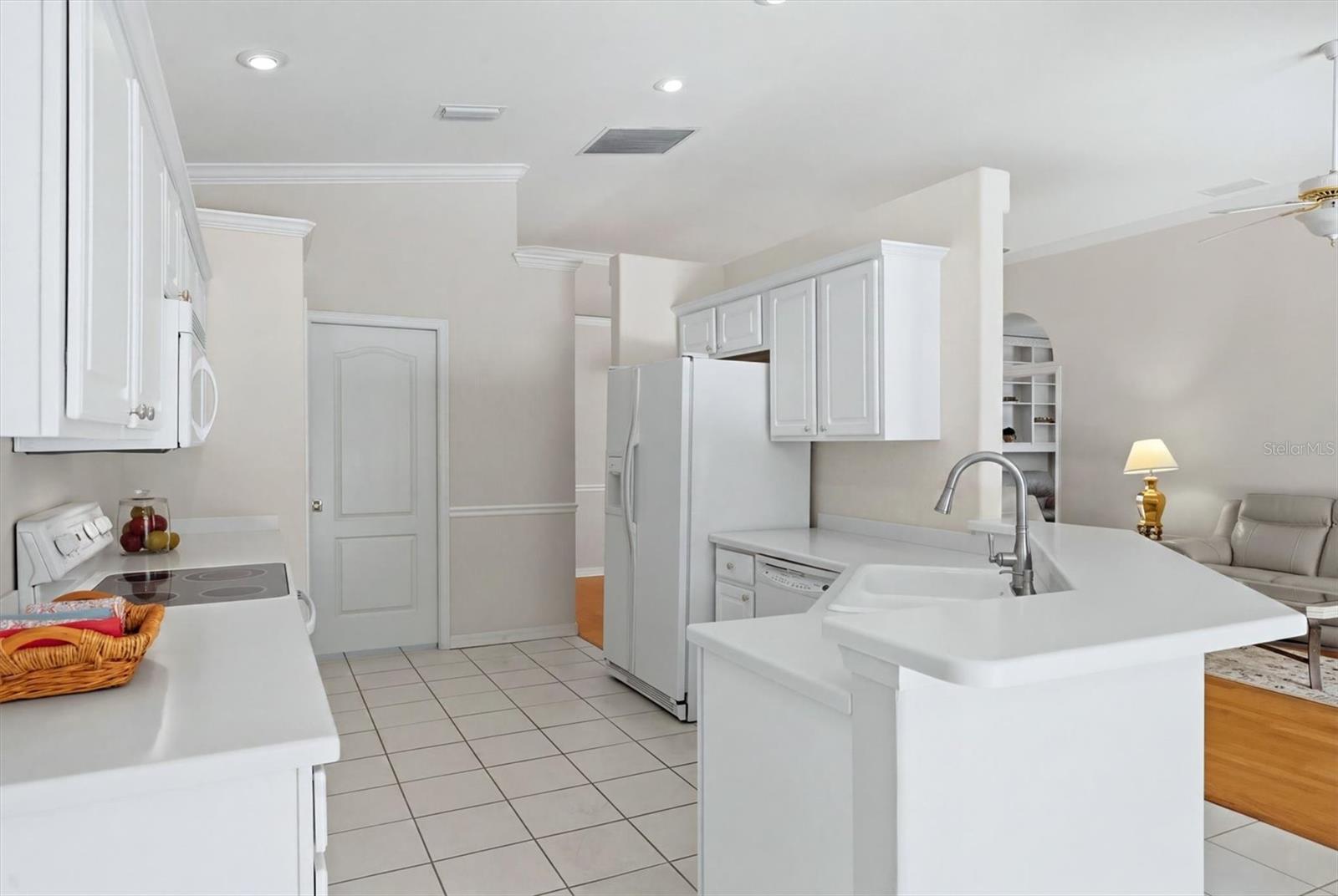 8492 IDLEWOOD CT — photo 24