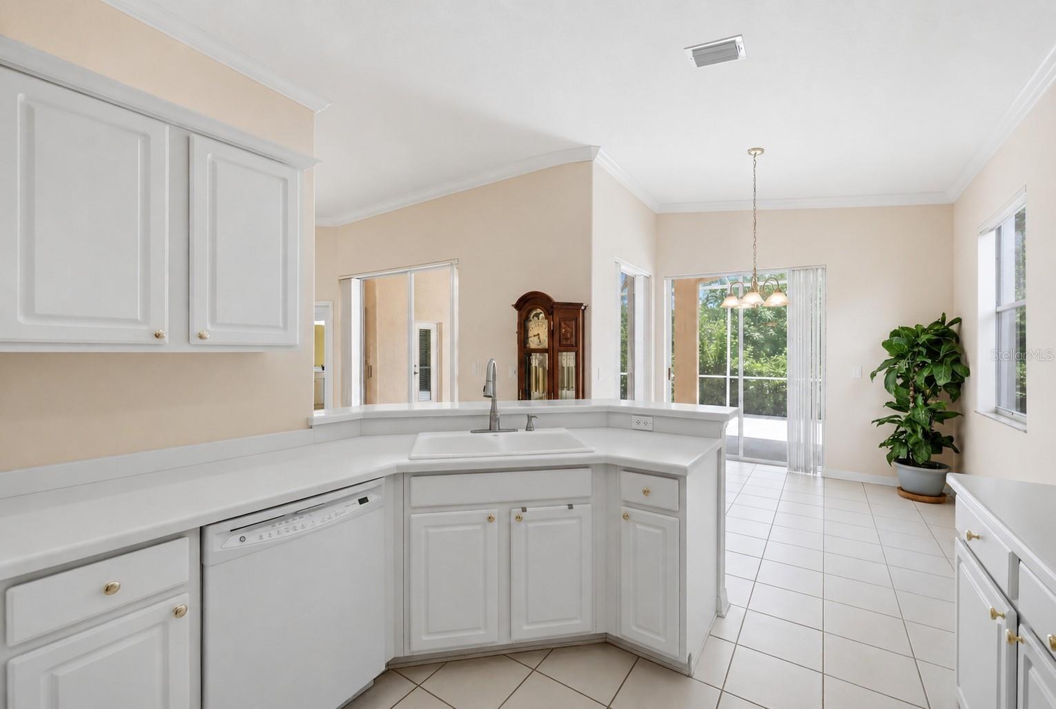 8492 IDLEWOOD CT — photo 26