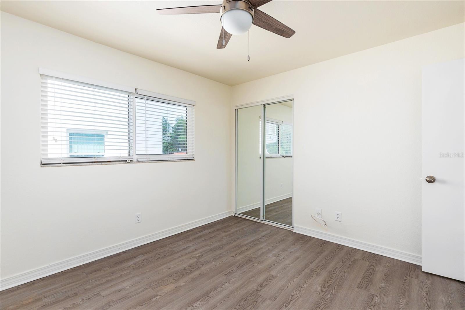 1142 SUNSET POINT RD — photo 6