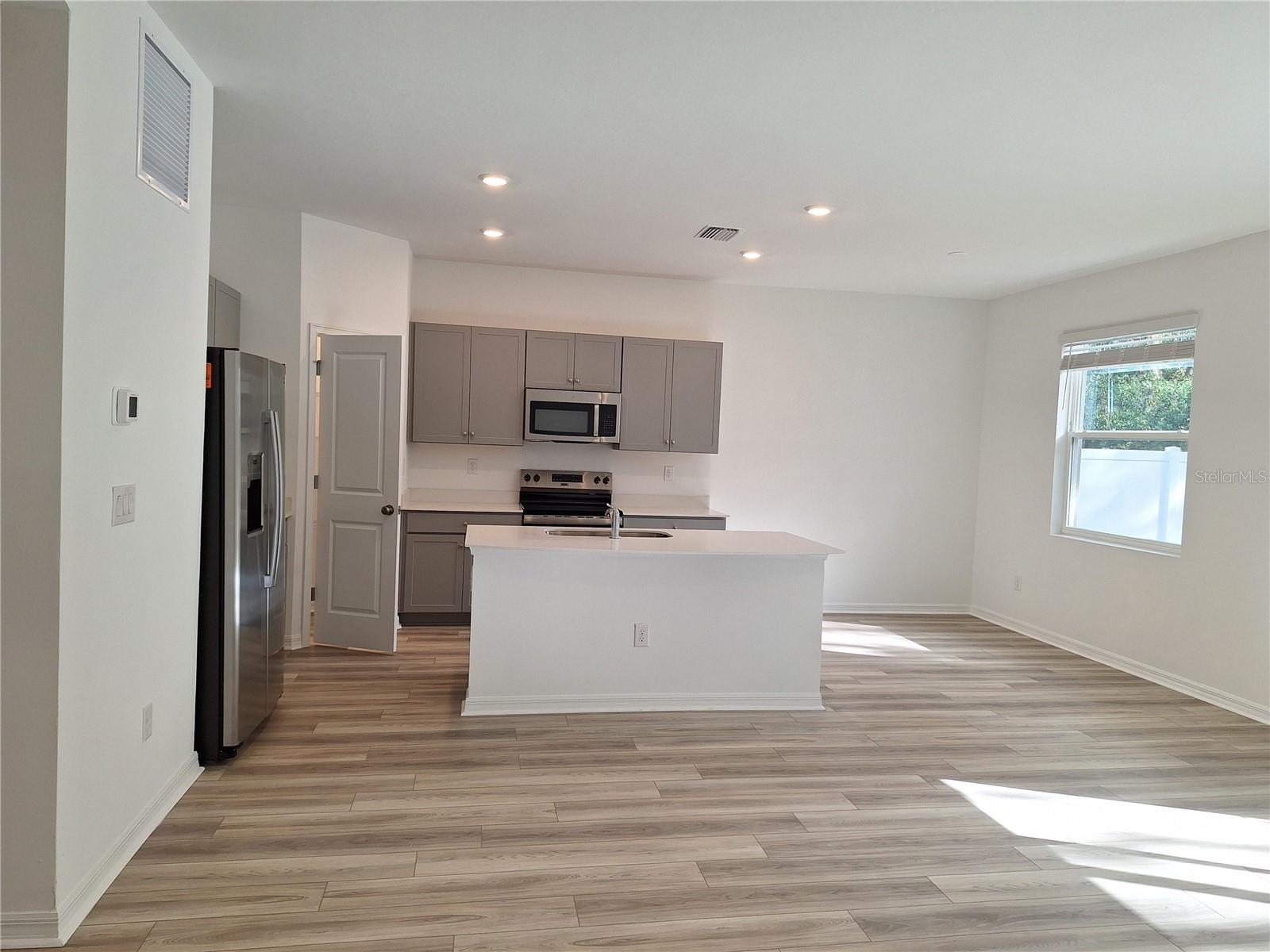 34916 MULRION DR — photo 2