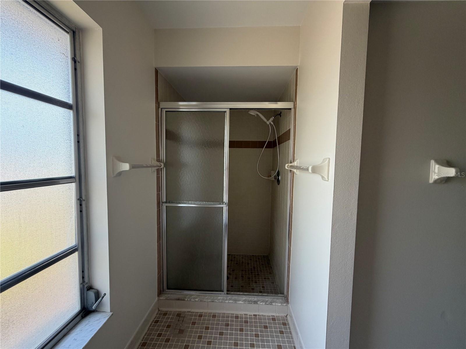 635 HARVEY ST — photo 13