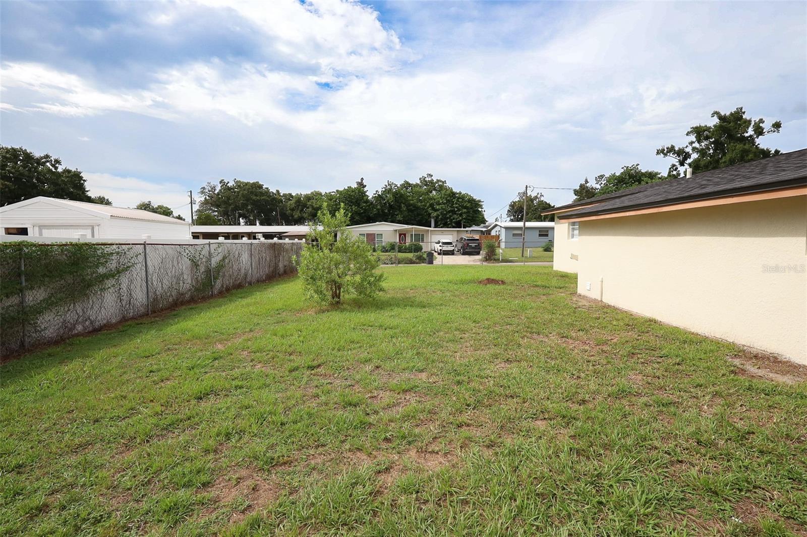 505 CLEARFIELD RD — photo 36