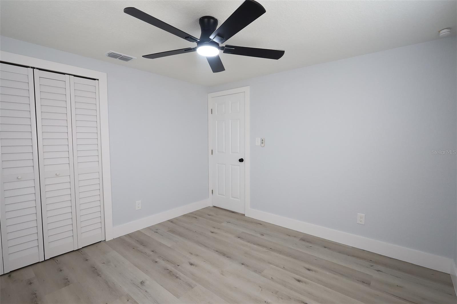 505 CLEARFIELD RD — photo 12