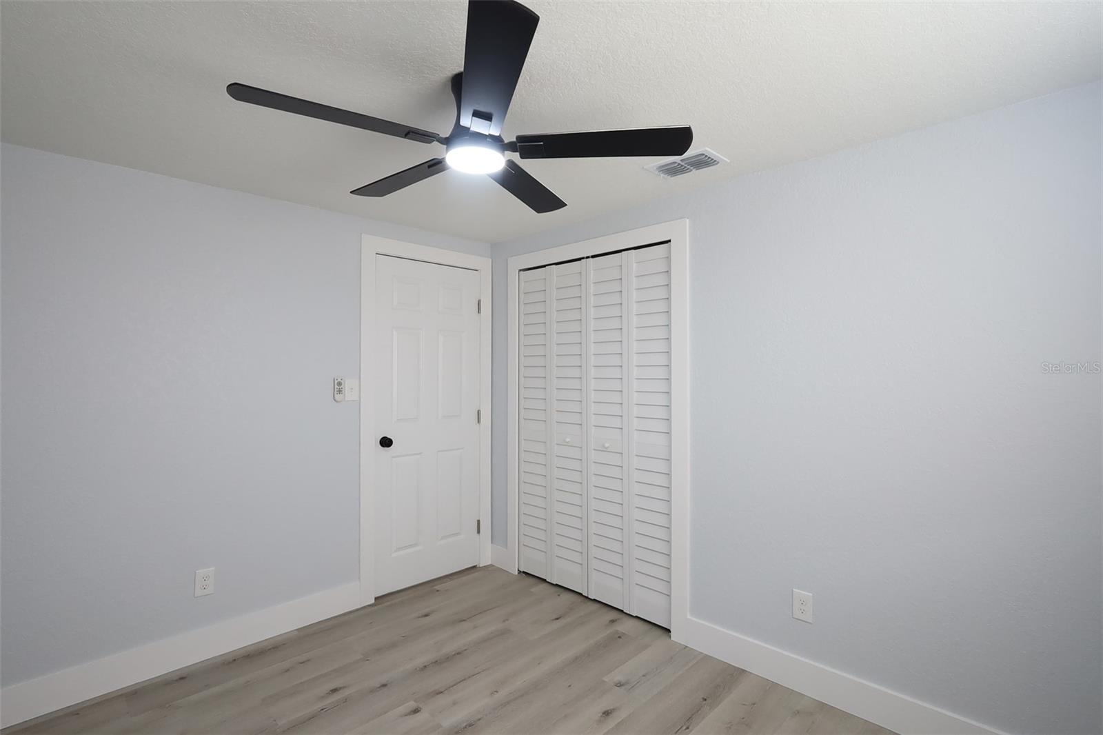 505 CLEARFIELD RD — photo 15