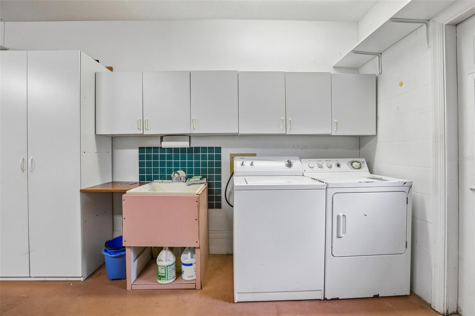 8328 PAVILION DR — photo 20