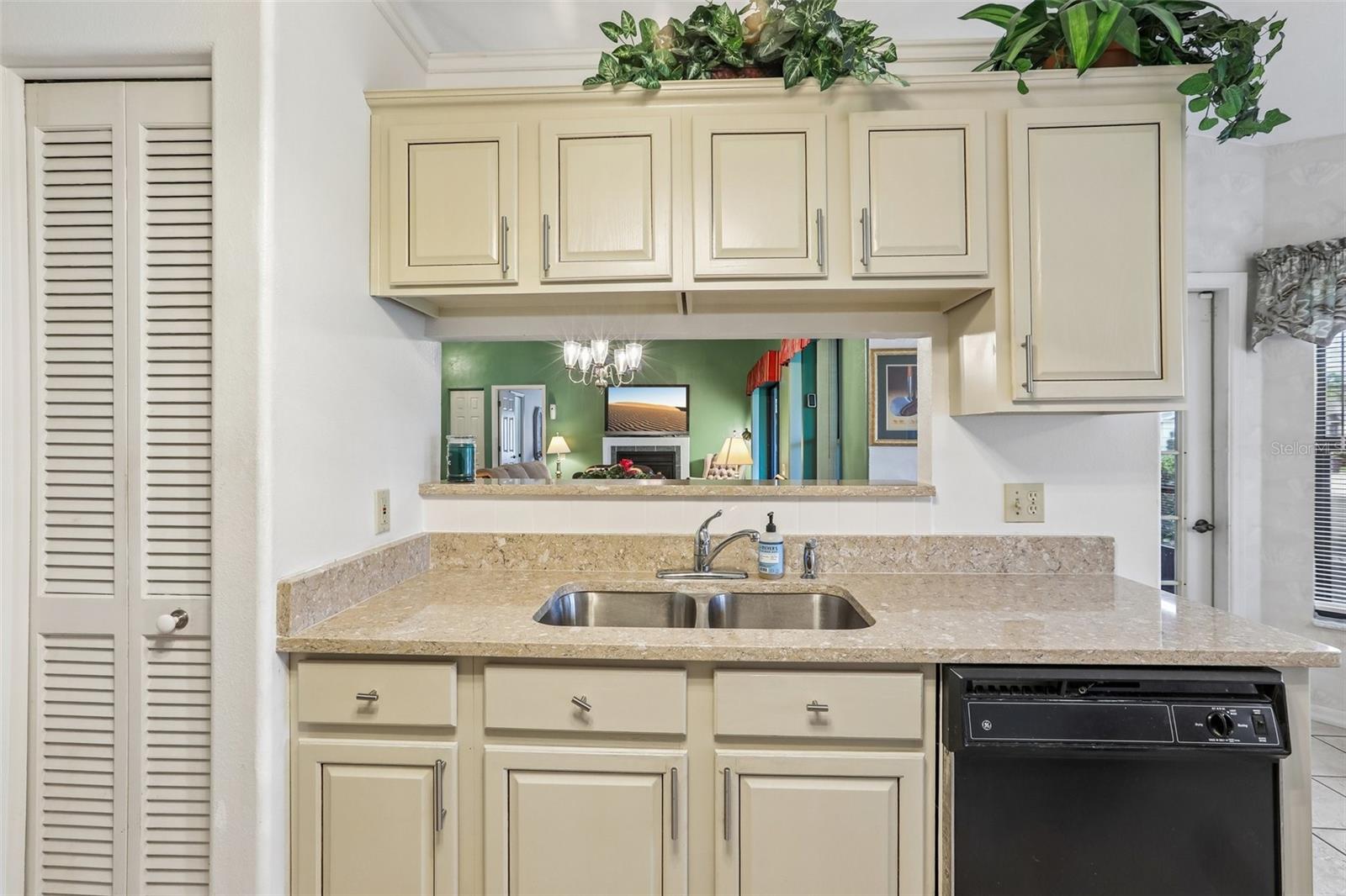 8328 PAVILION DR — photo 17