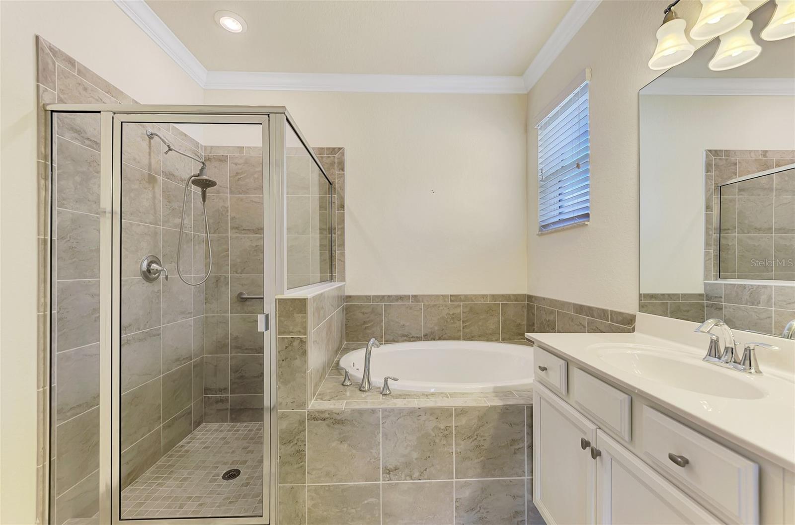 9824 HILLTOP DR — photo 35
