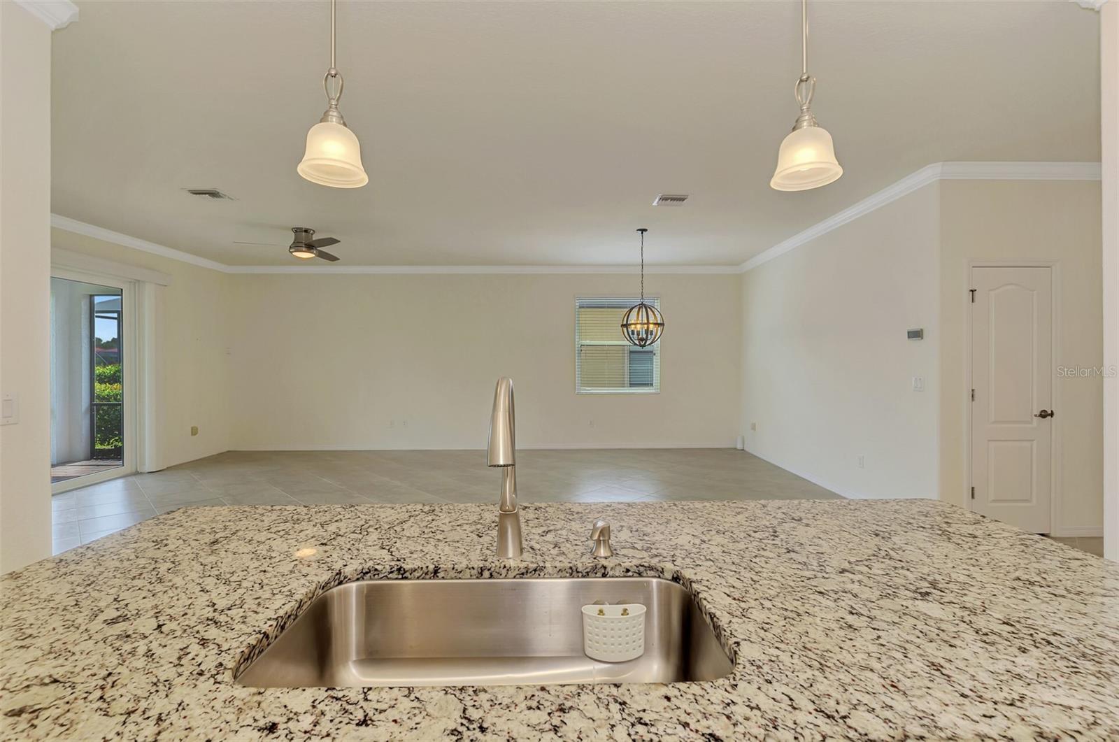 9824 HILLTOP DR — photo 26