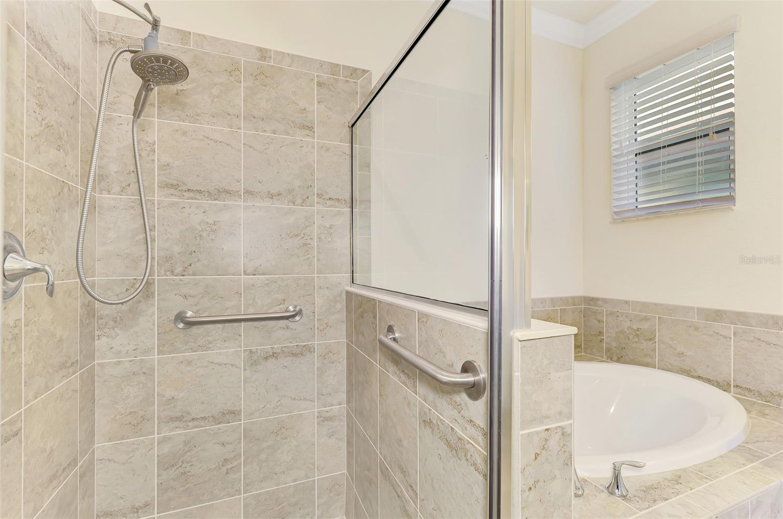 9824 HILLTOP DR — photo 36