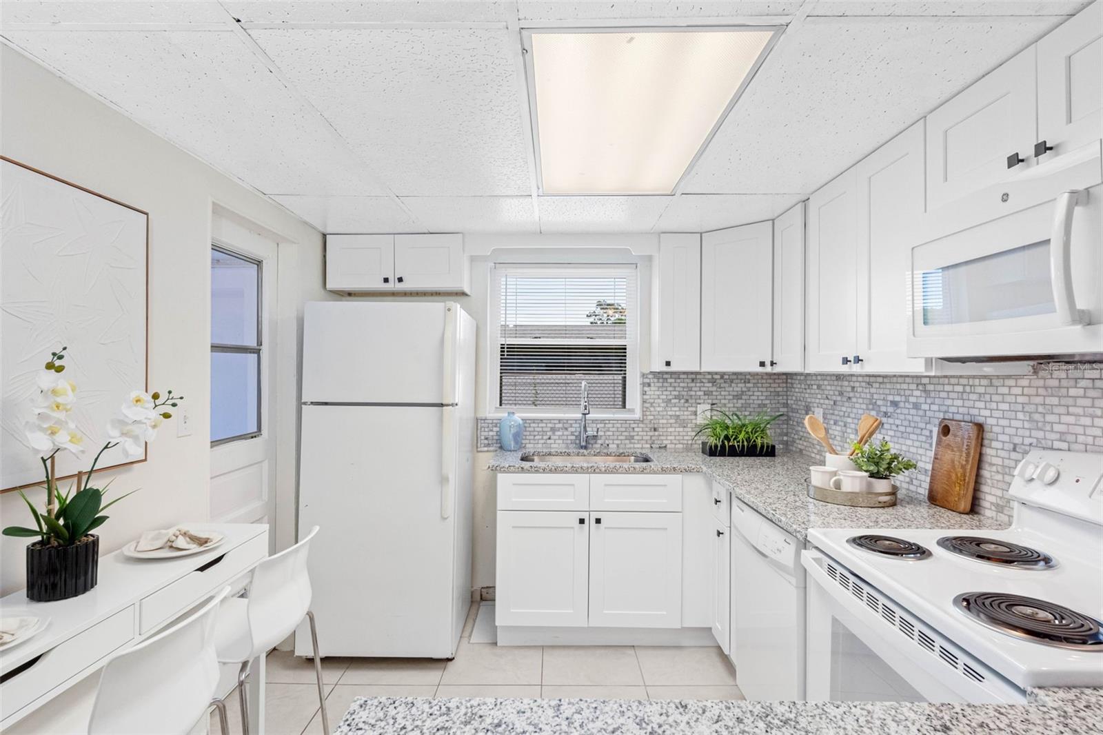 72 LAKE SHORE DR — photo 13