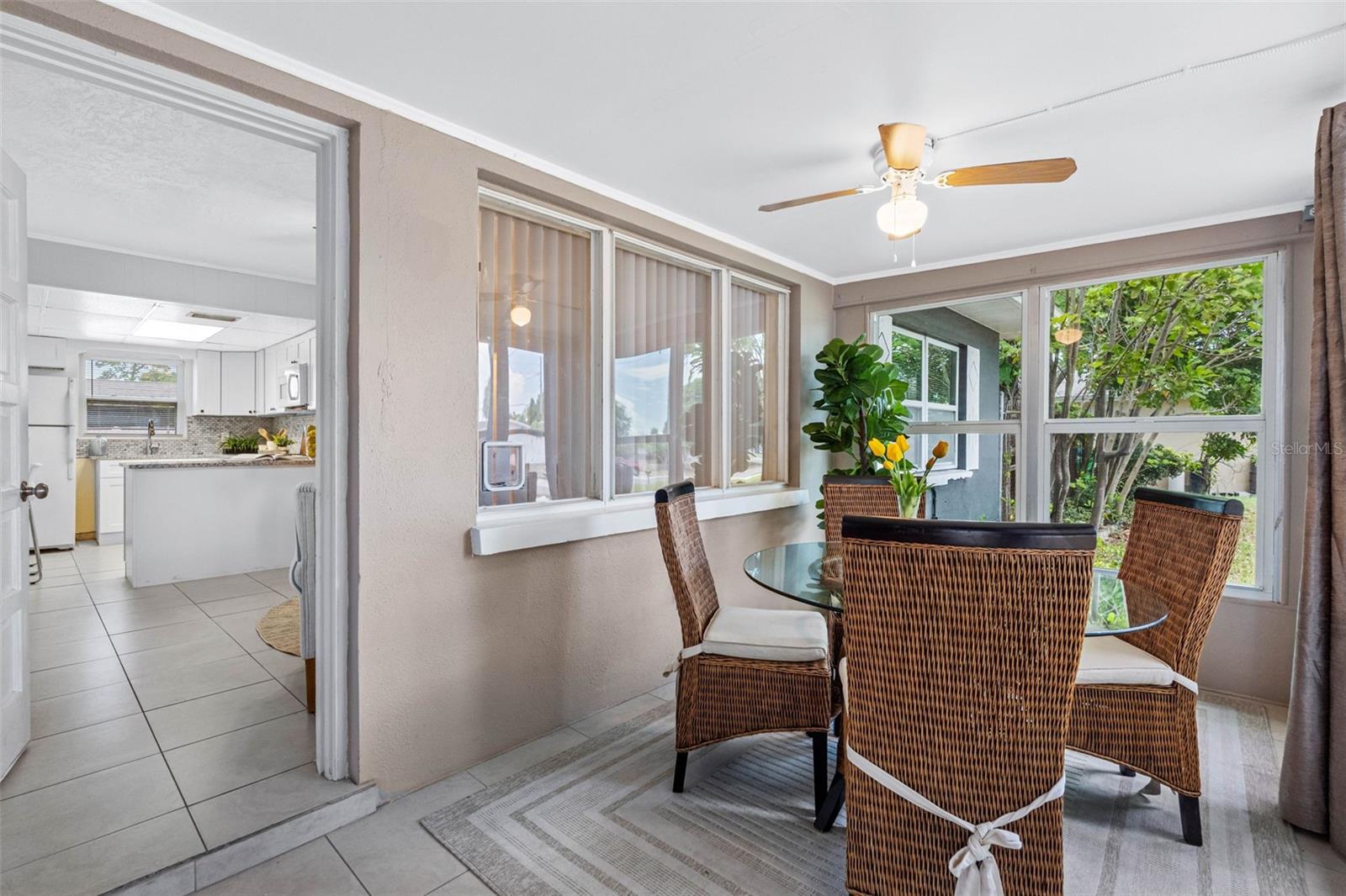 72 LAKE SHORE DR — photo 3