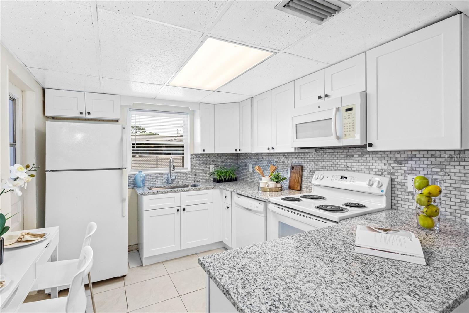 72 LAKE SHORE DR — photo 5