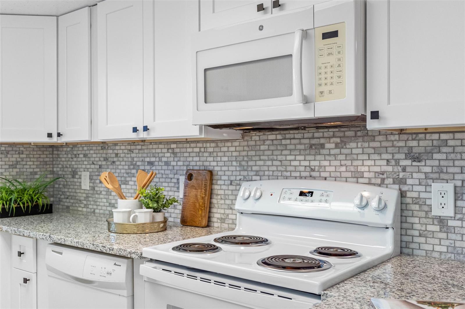 72 LAKE SHORE DR — photo 15