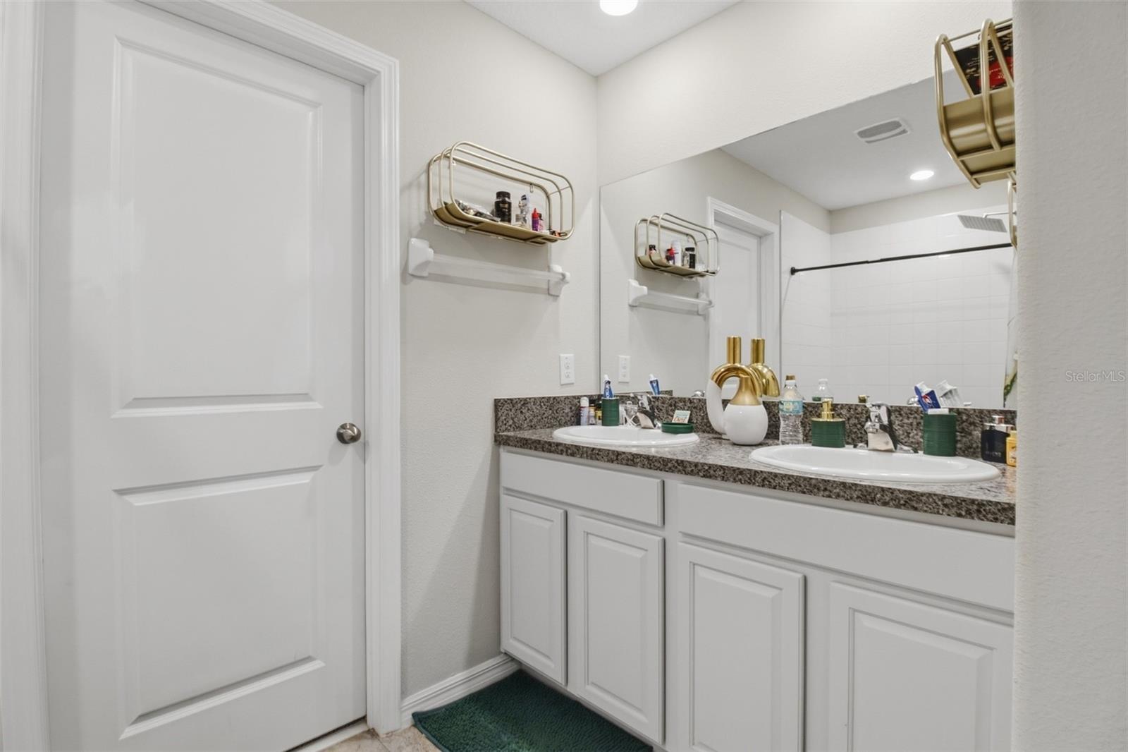 17032 YELLOW PINE ST — photo 14