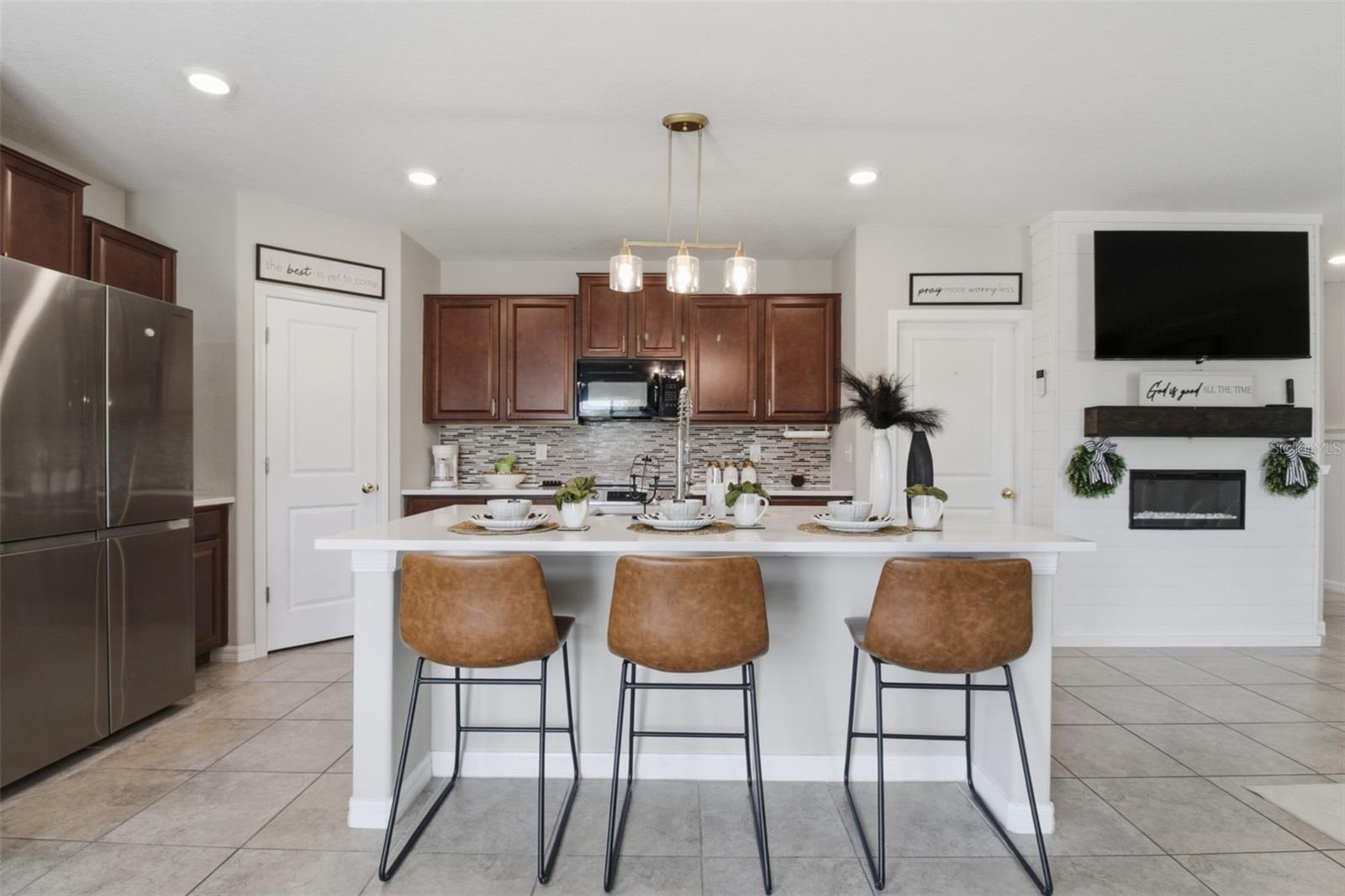 17032 YELLOW PINE ST — photo 7
