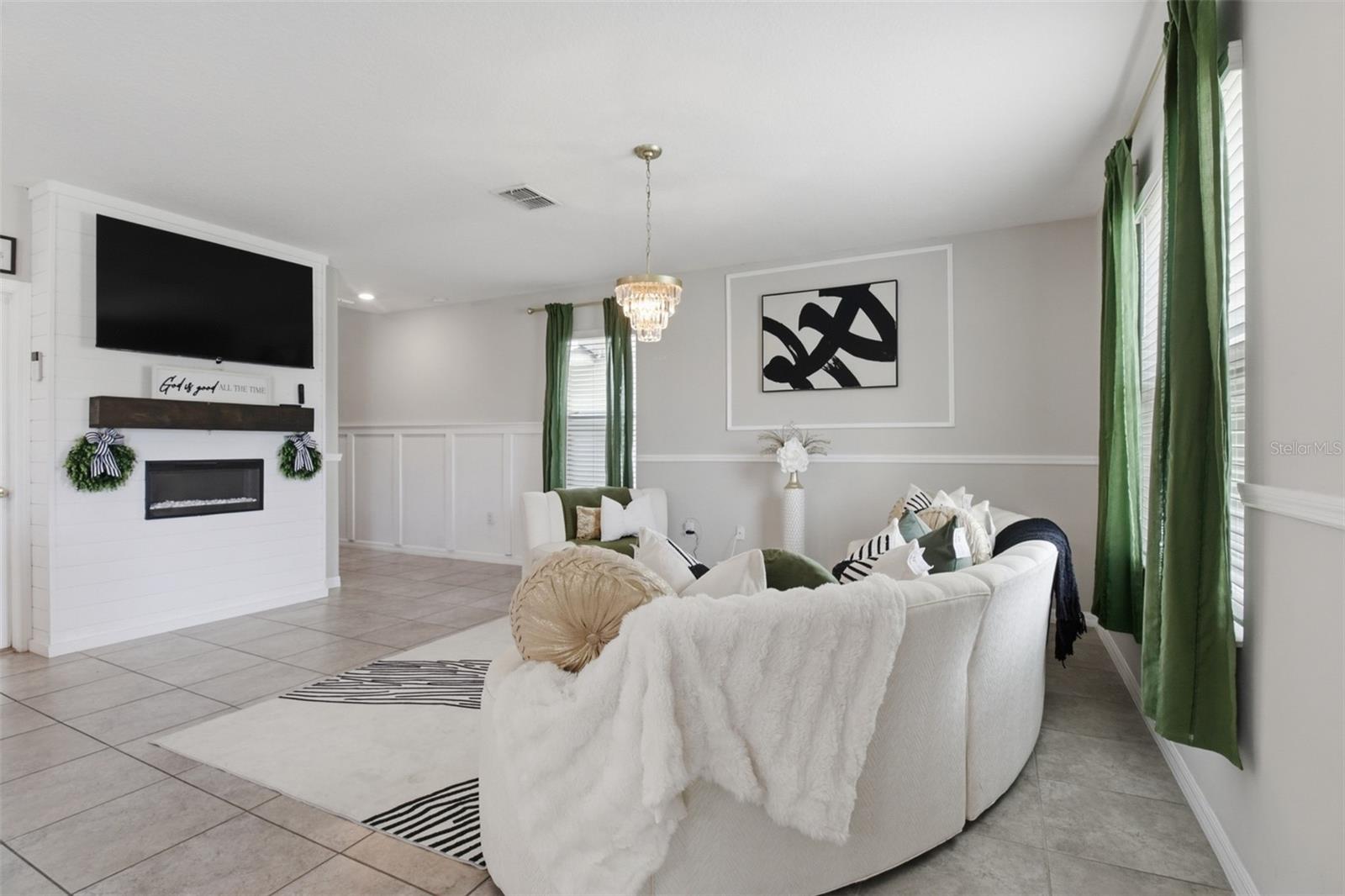 17032 YELLOW PINE ST — photo 4