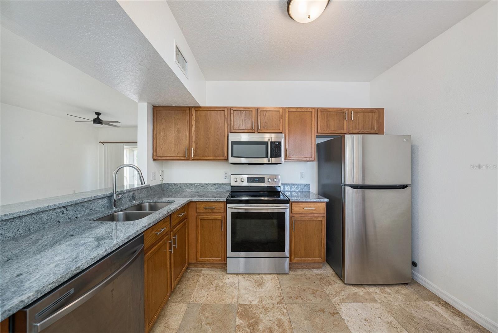 6011 SKYDALE WAY #101 — photo 9