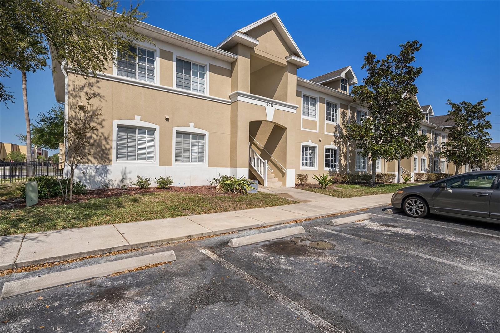 6011 SKYDALE WAY #101 — photo 2