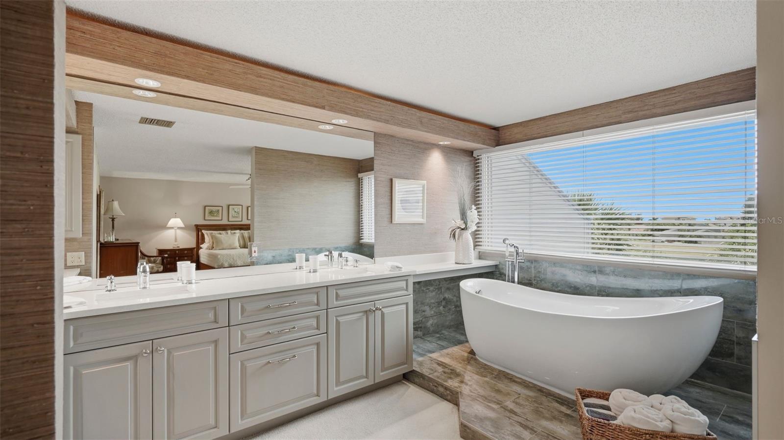 910 PINELLAS BAYWAY S #201 — photo 17