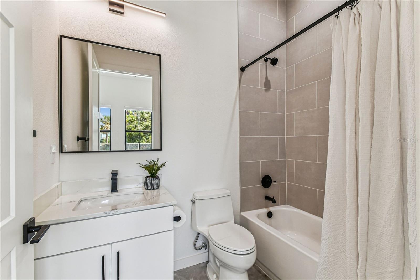 1218 E KAY ST #18 — photo 17