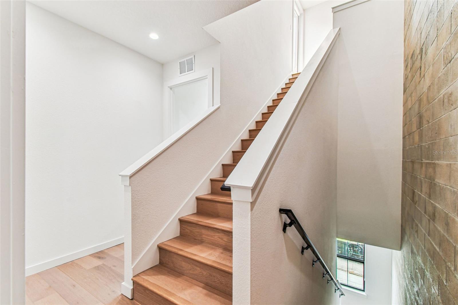 1218 E KAY ST #18 — photo 45