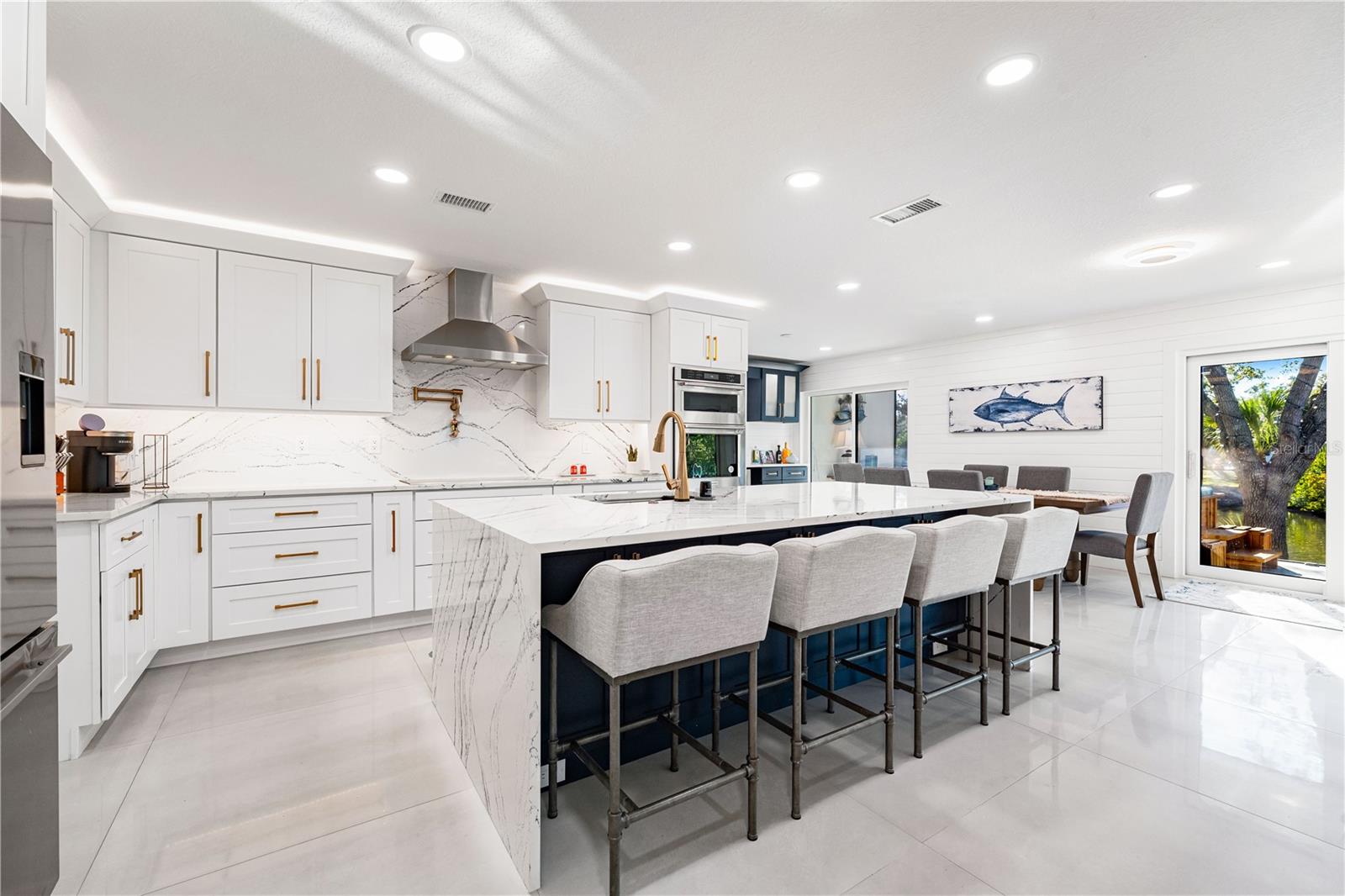 2500 MONTEREY ST — photo 15