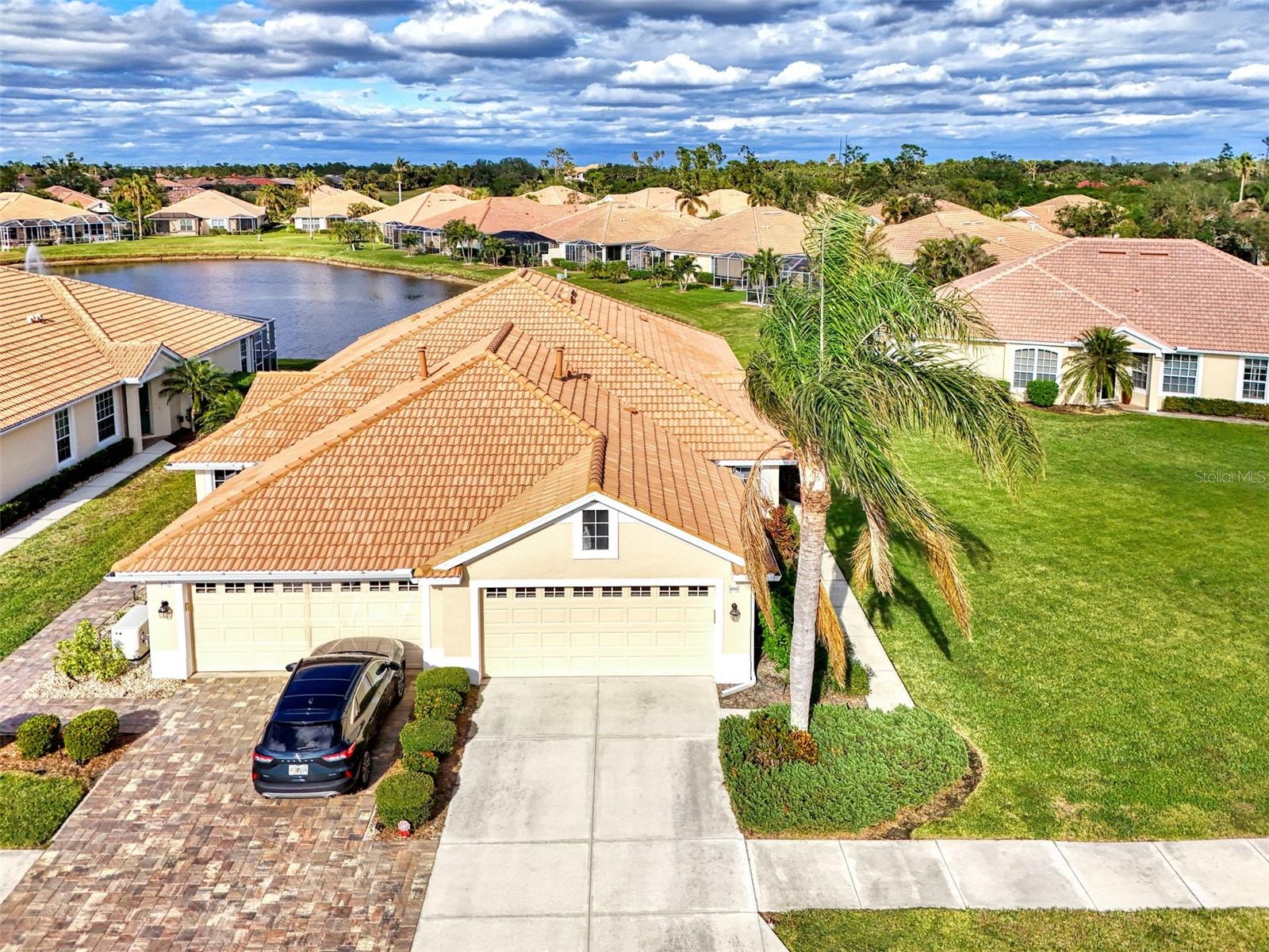 4980 WHISPERING OAKS DR — photo 3