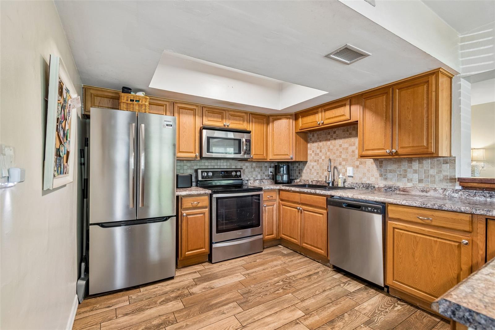 10748 VILLAGE GREEN AVE — photo 8