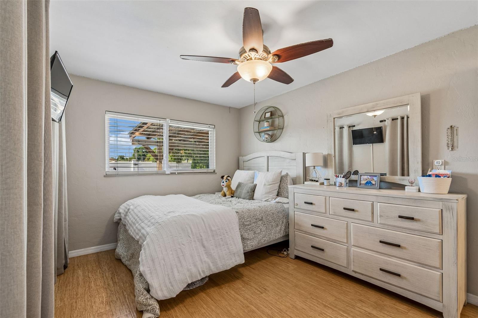 10748 VILLAGE GREEN AVE — photo 17
