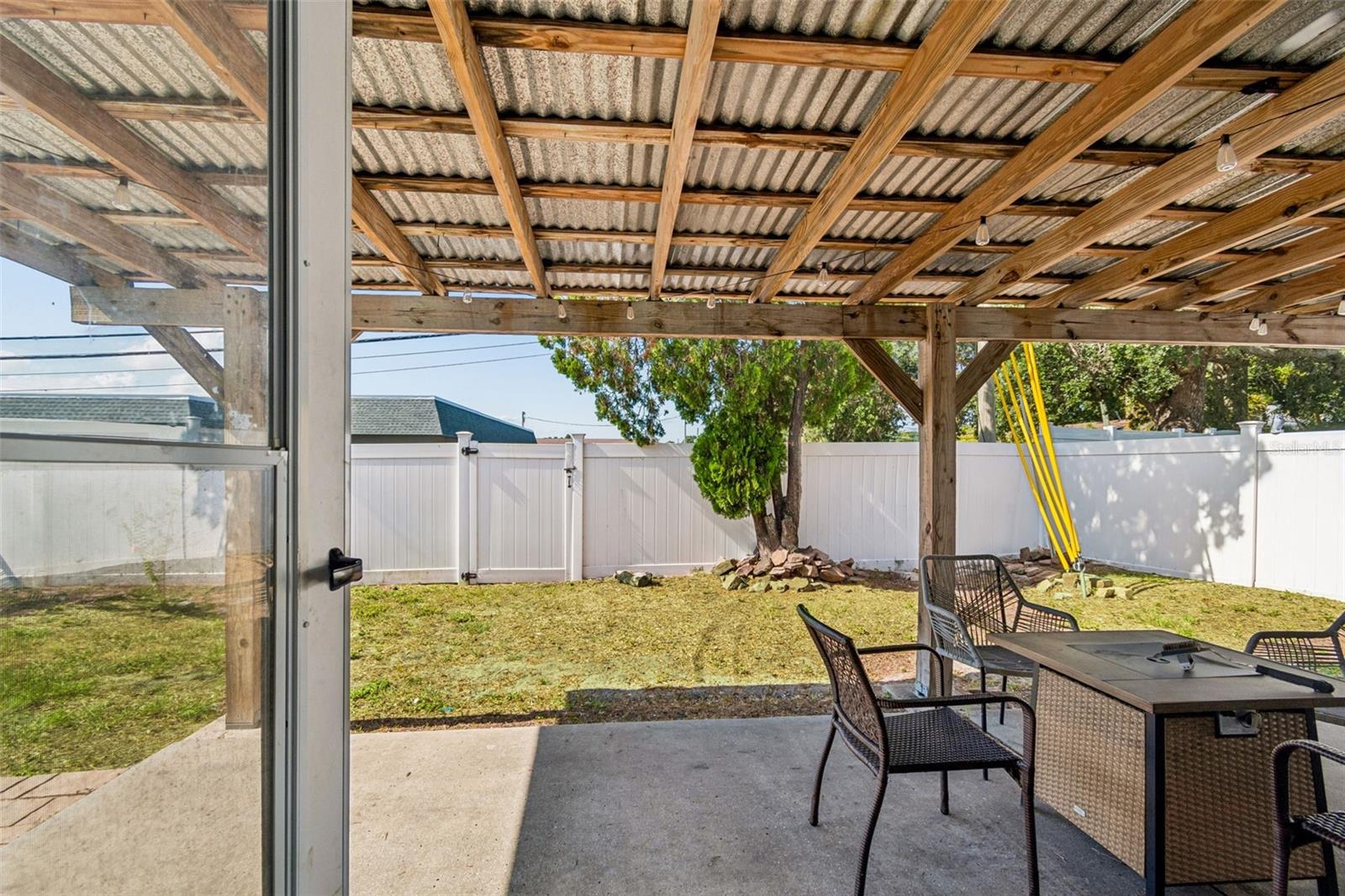 10748 VILLAGE GREEN AVE — photo 12