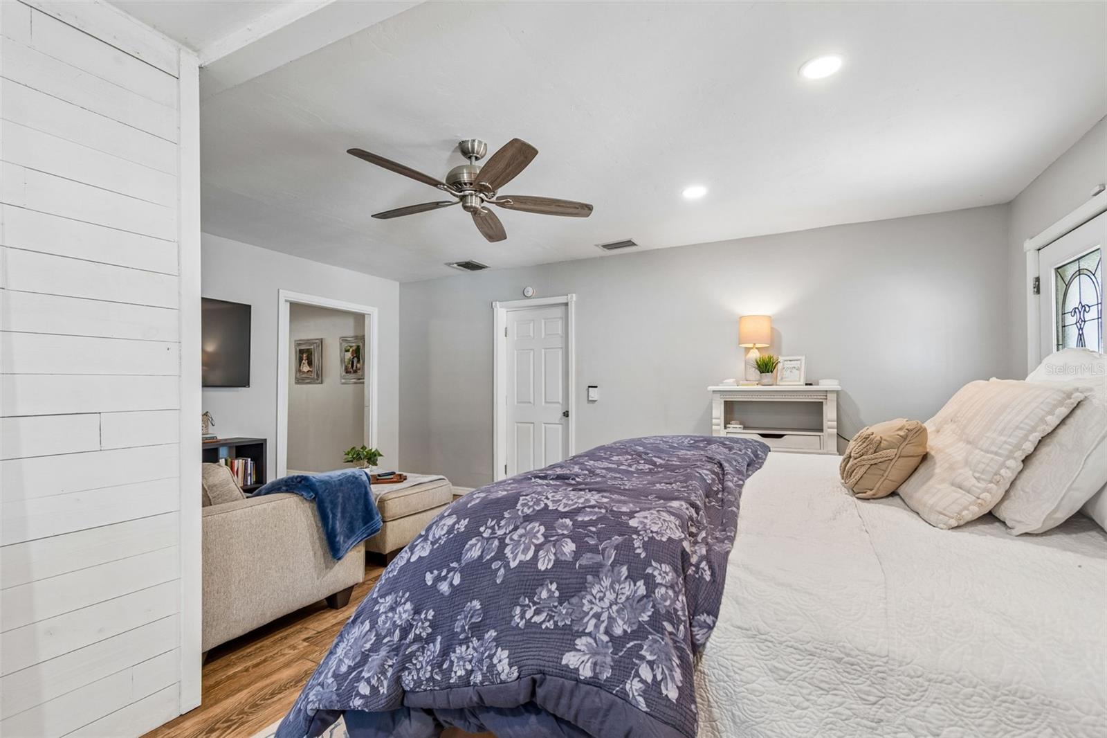 10748 VILLAGE GREEN AVE — photo 10