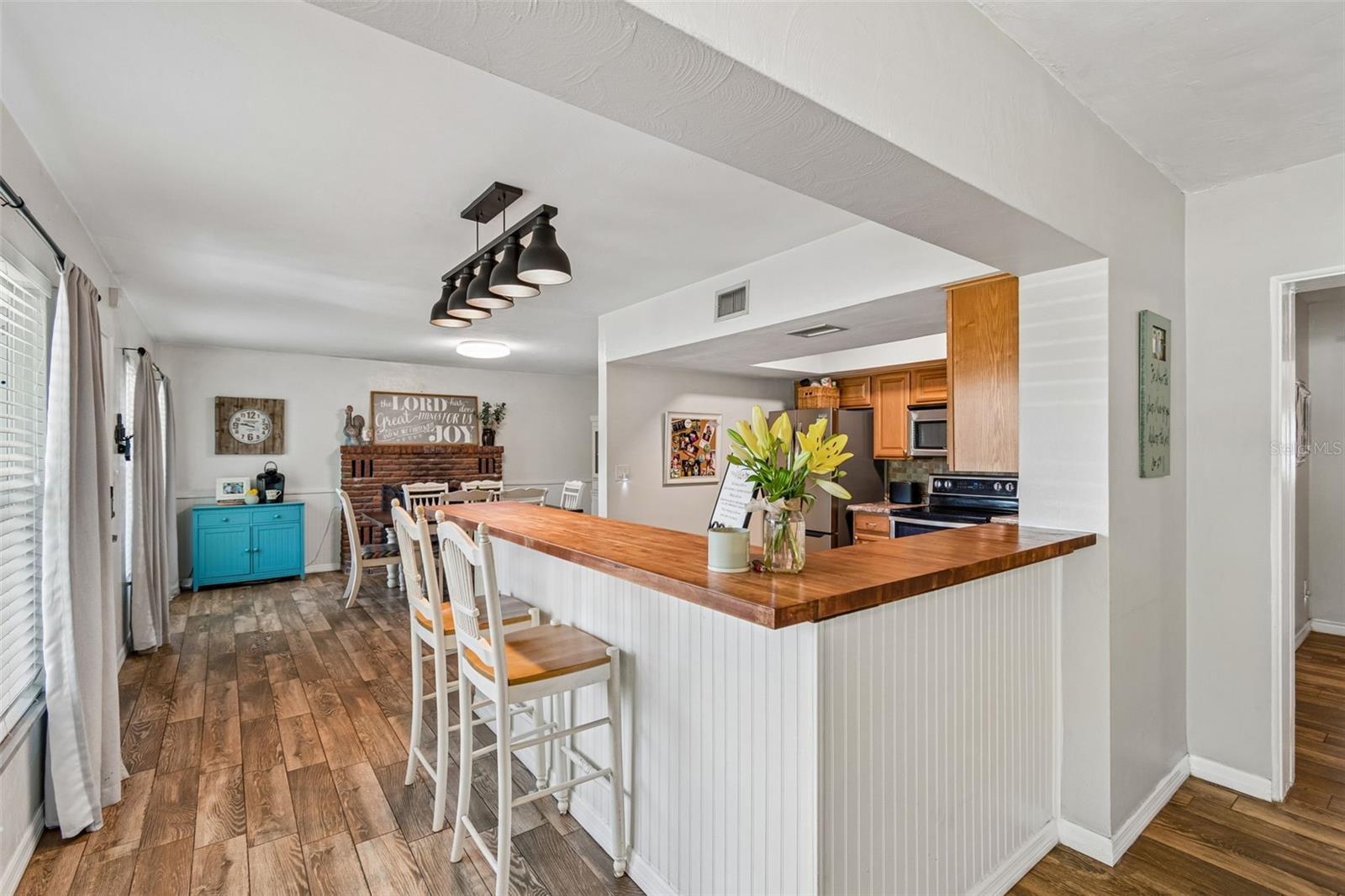 10748 VILLAGE GREEN AVE — photo 7