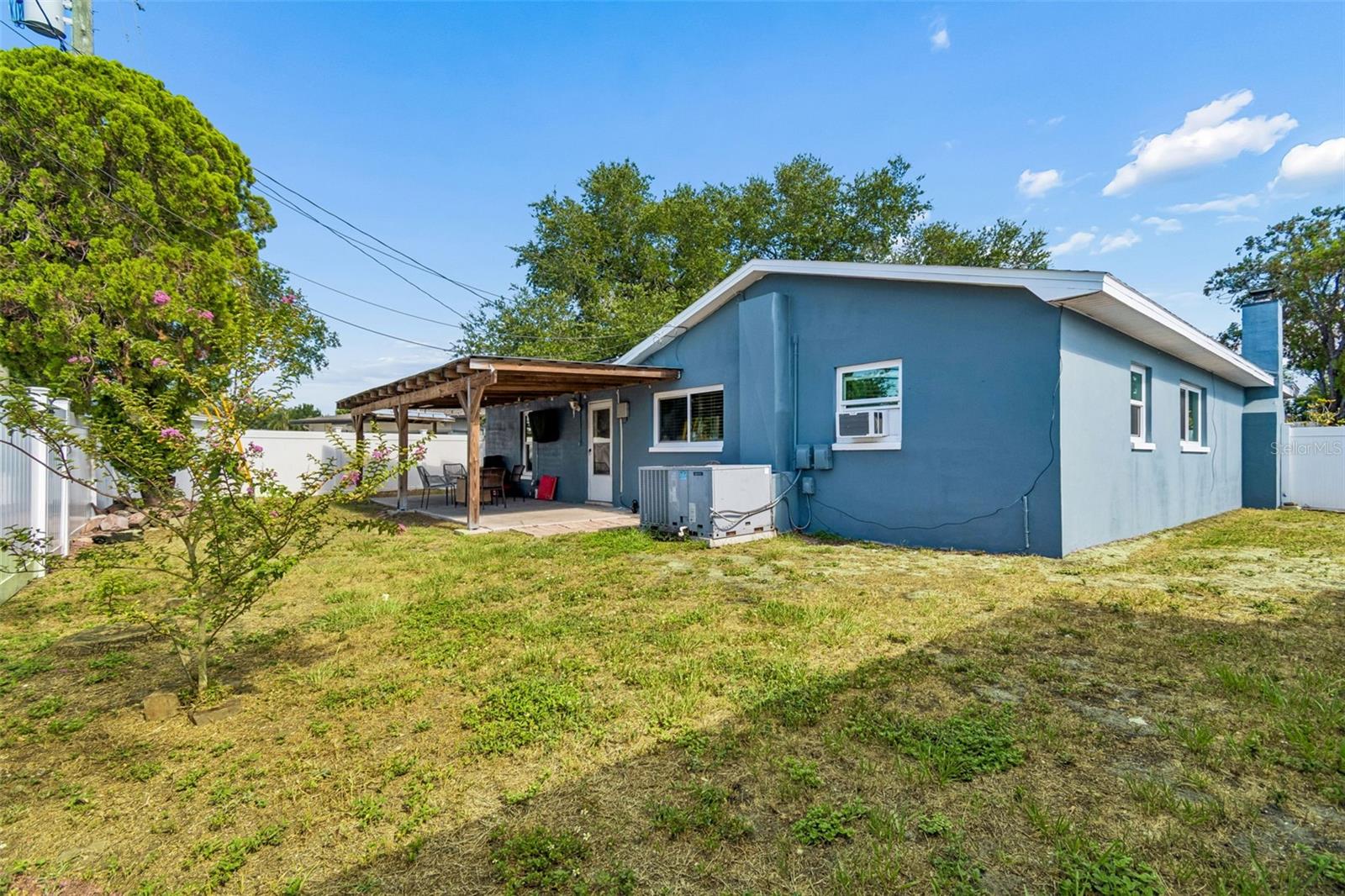 10748 VILLAGE GREEN AVE — photo 22