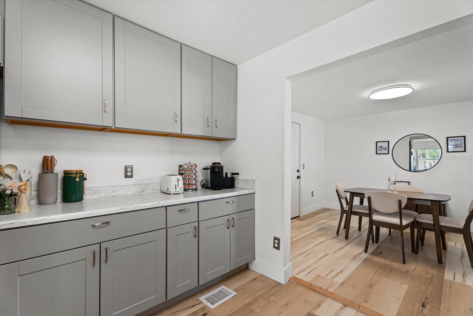 204 6TH AVE NW — photo 4