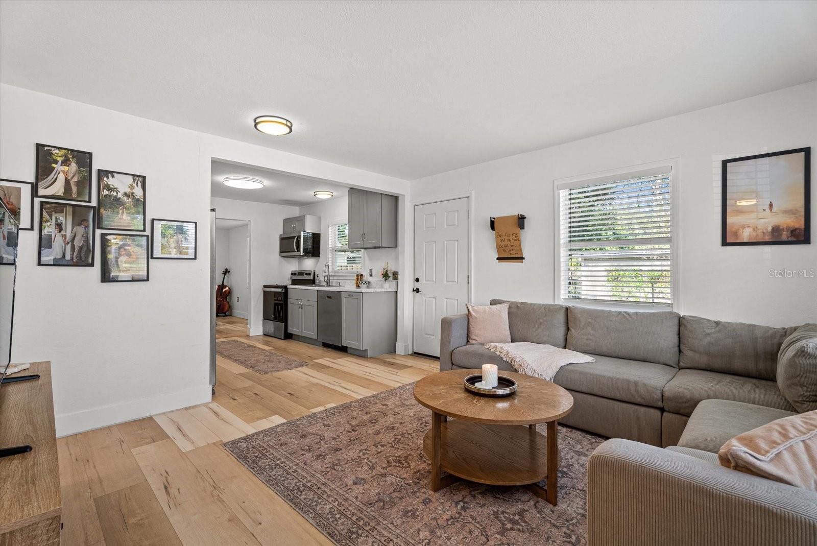 204 6TH AVE NW — photo 9