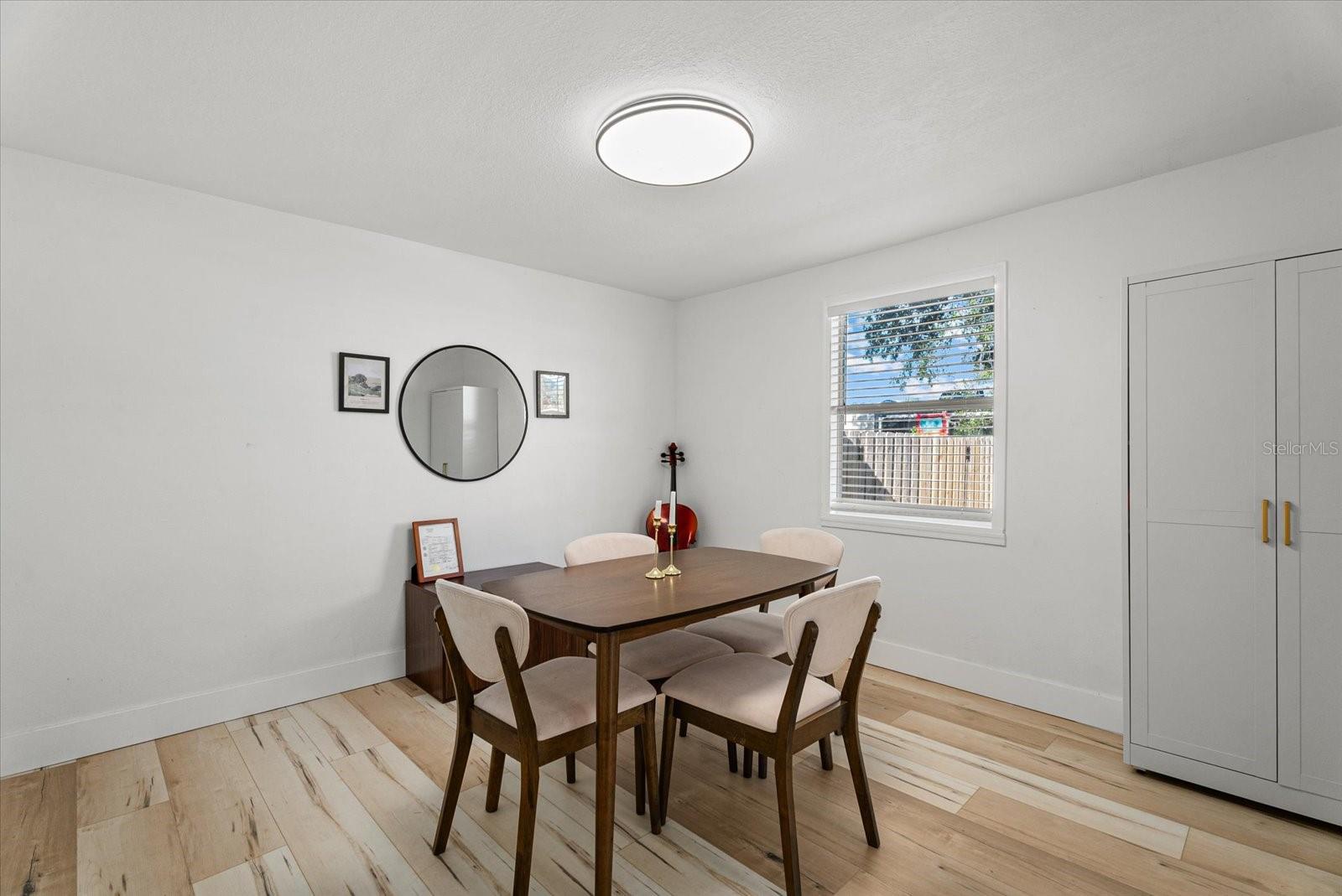 204 6TH AVE NW — photo 8