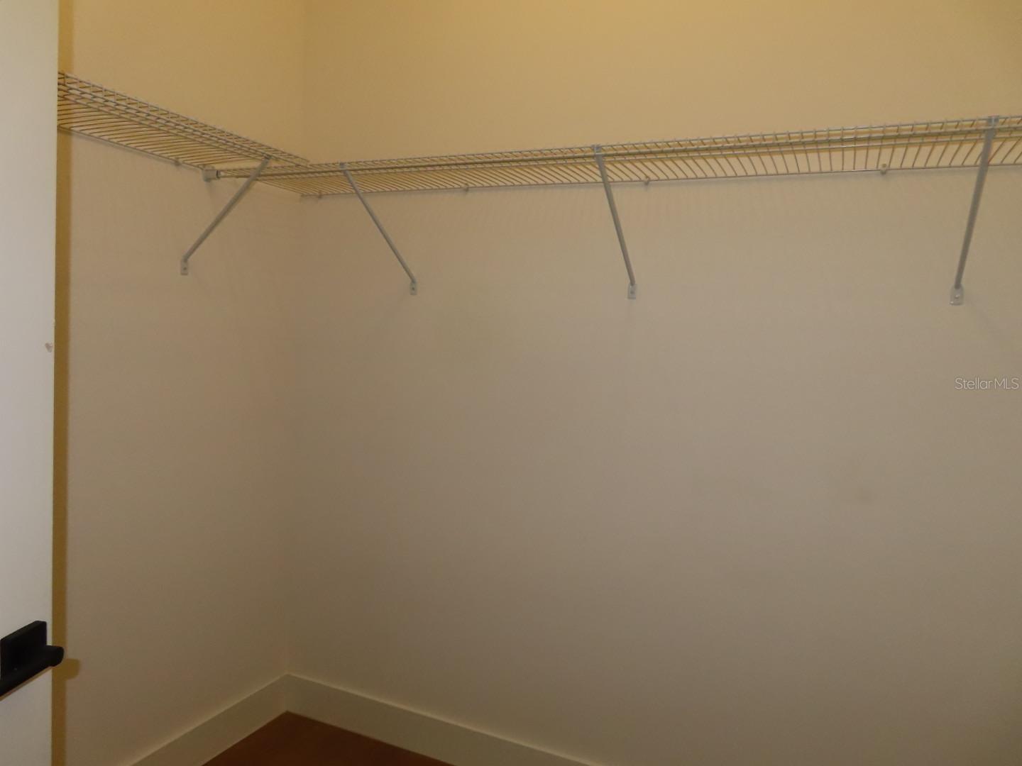 2227 SAYBROOK AVE — photo 17