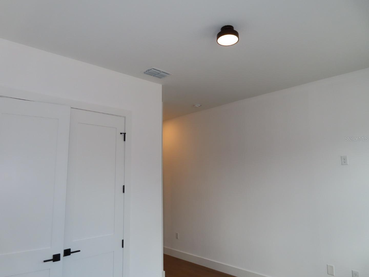 2227 SAYBROOK AVE — photo 23