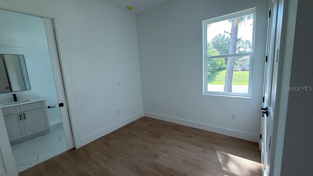 2227 SAYBROOK AVE — photo 20