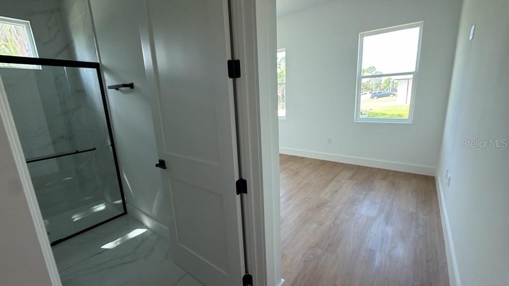 2227 SAYBROOK AVE — photo 31