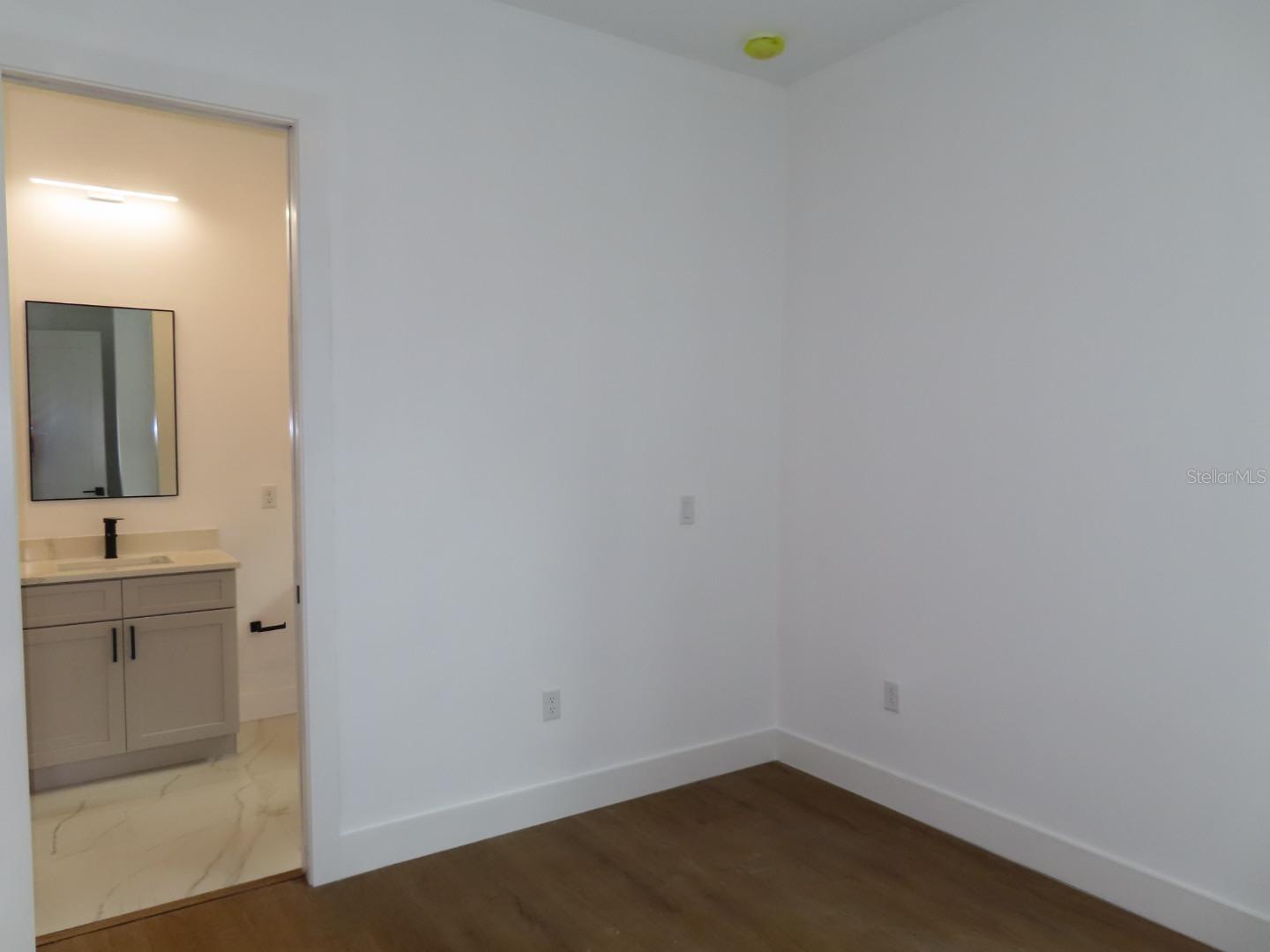 2227 SAYBROOK AVE — photo 19