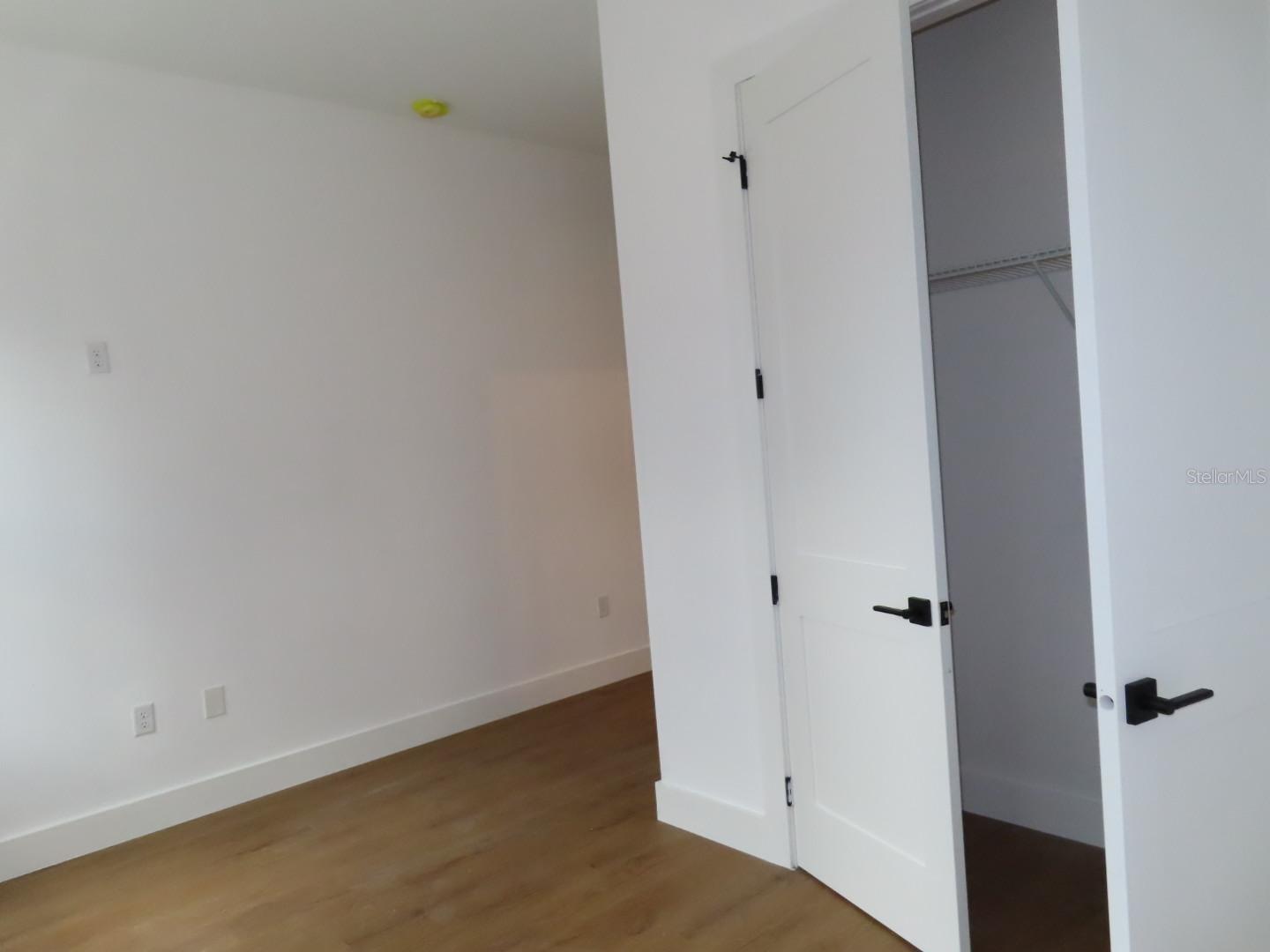 2227 SAYBROOK AVE — photo 24