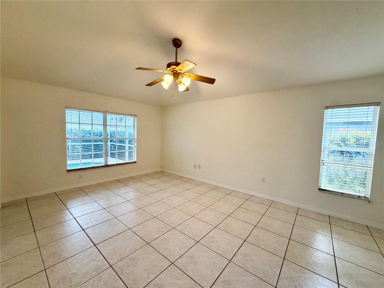 9427 HUNTERS POND DR — photo 7