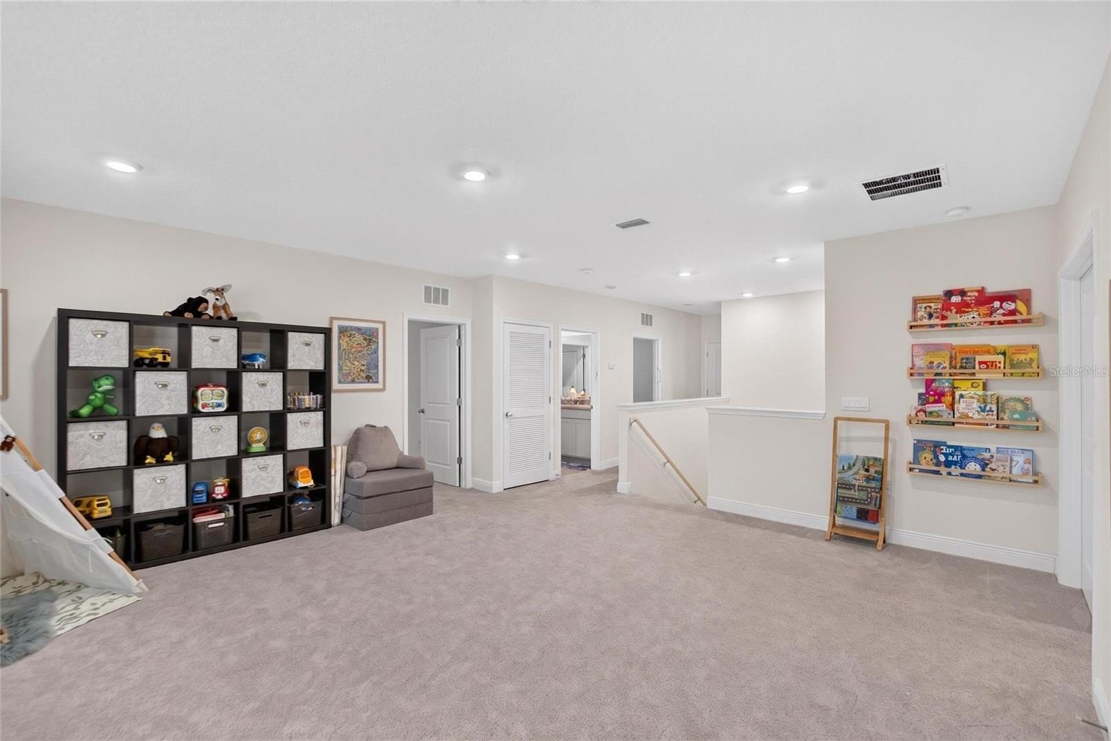 5633 HAWKS CAY ST — photo 24