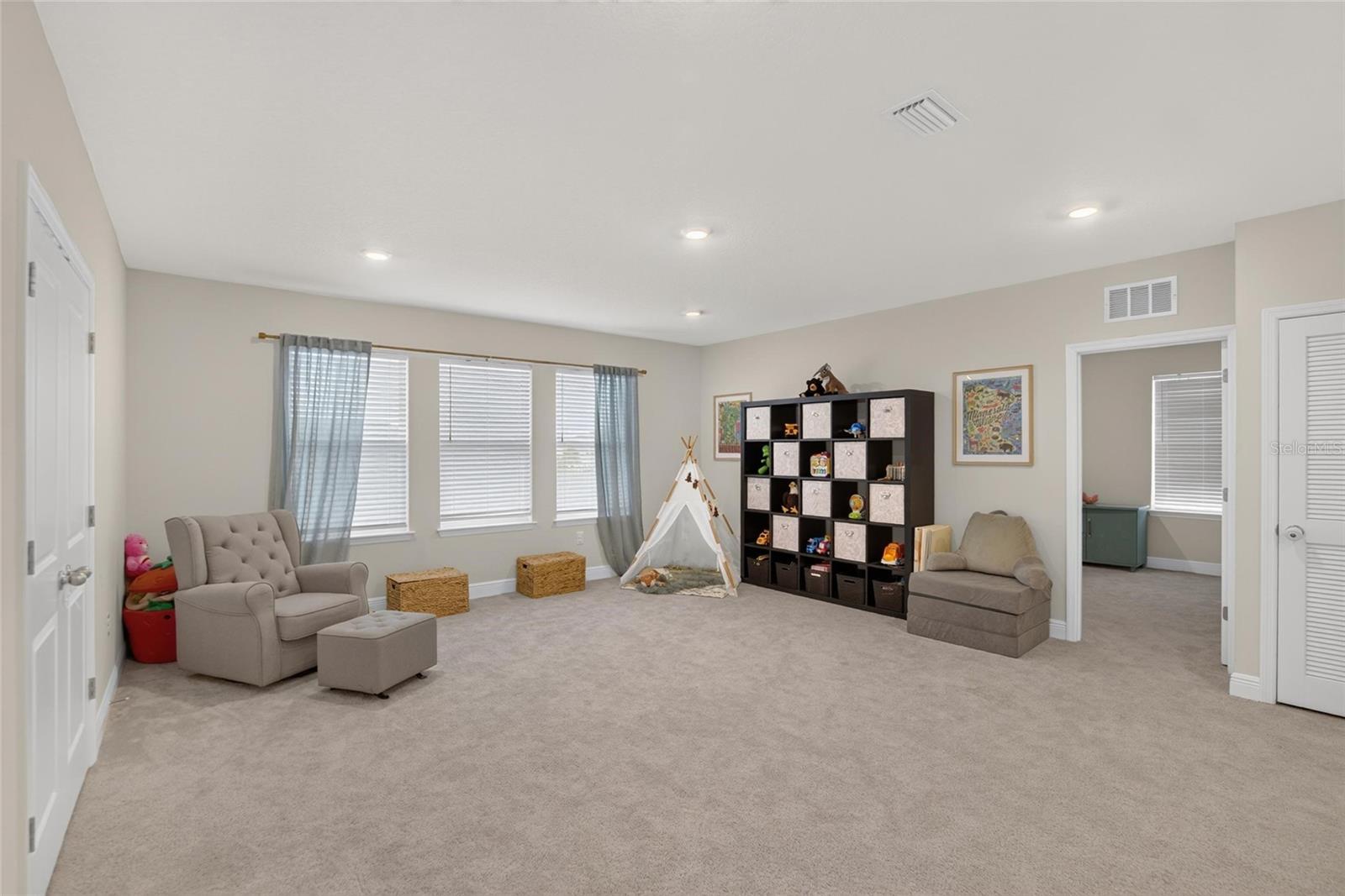 5633 HAWKS CAY ST — photo 25