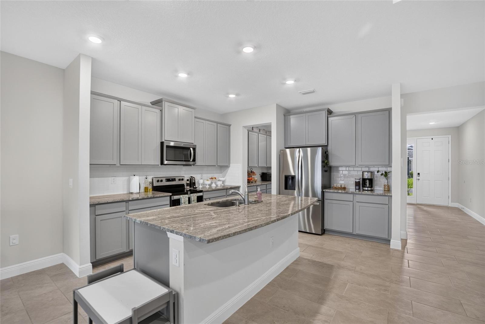 5633 HAWKS CAY ST — photo 13