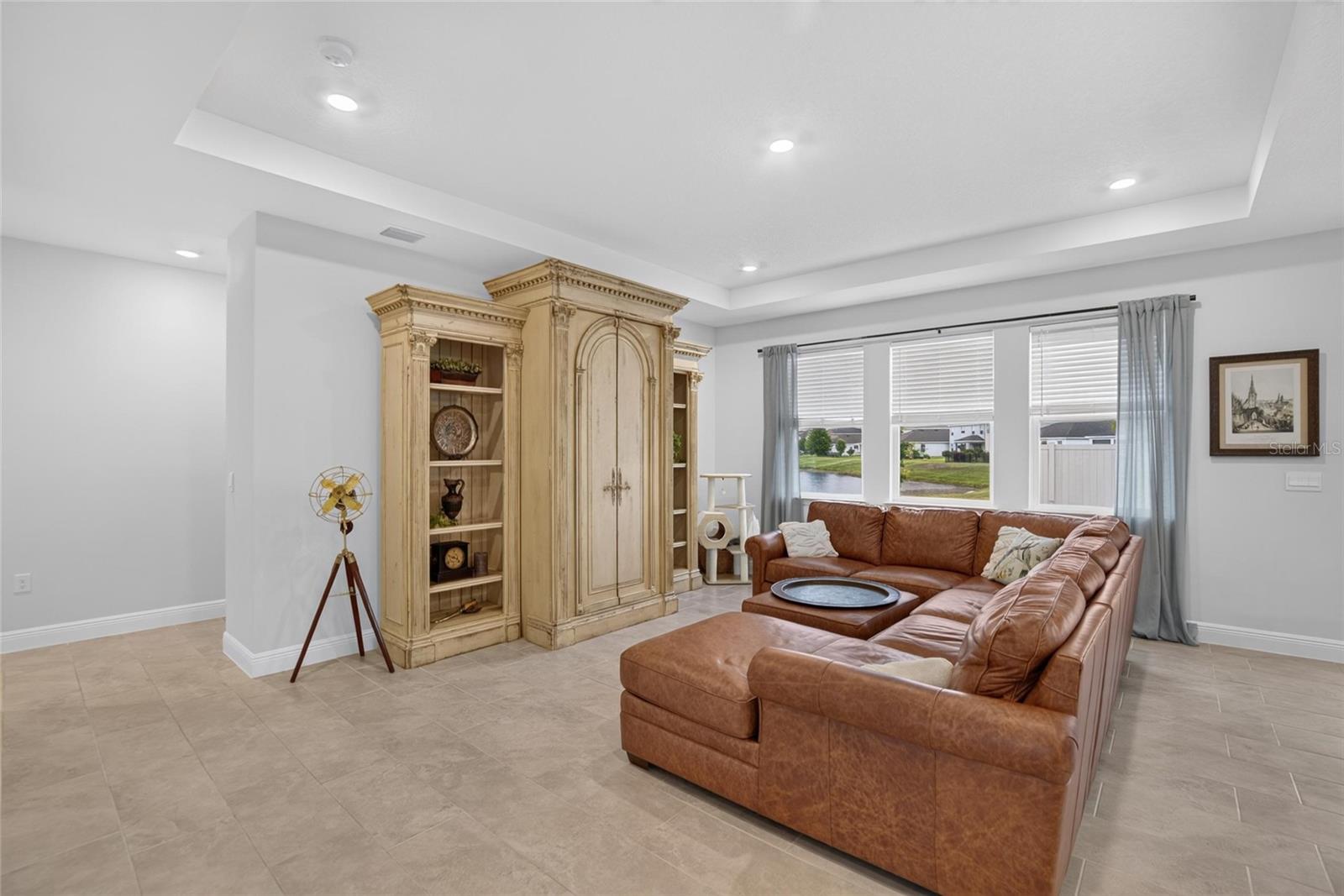 5633 HAWKS CAY ST — photo 9