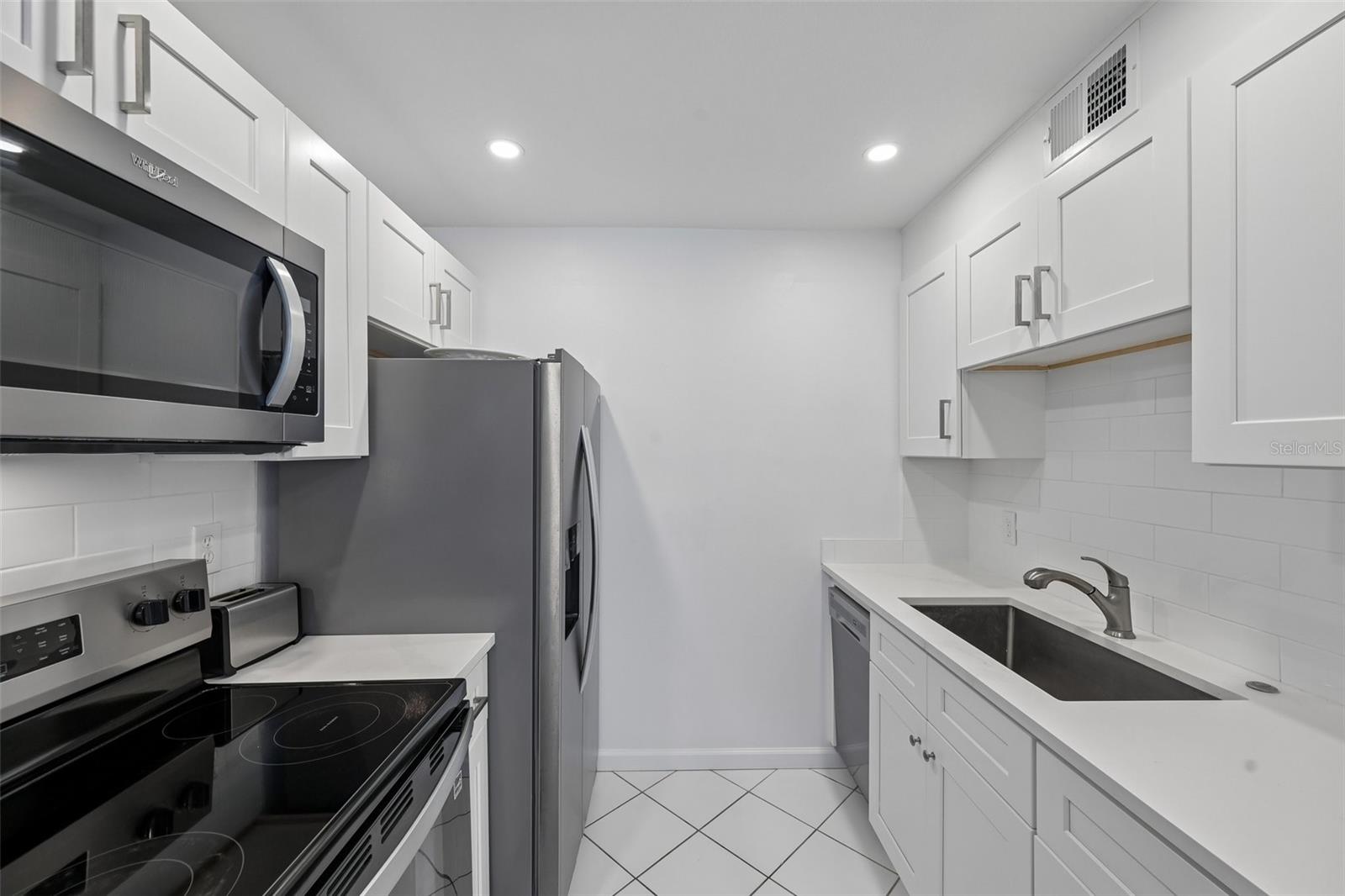 117 7TH ST N #1 — photo 12