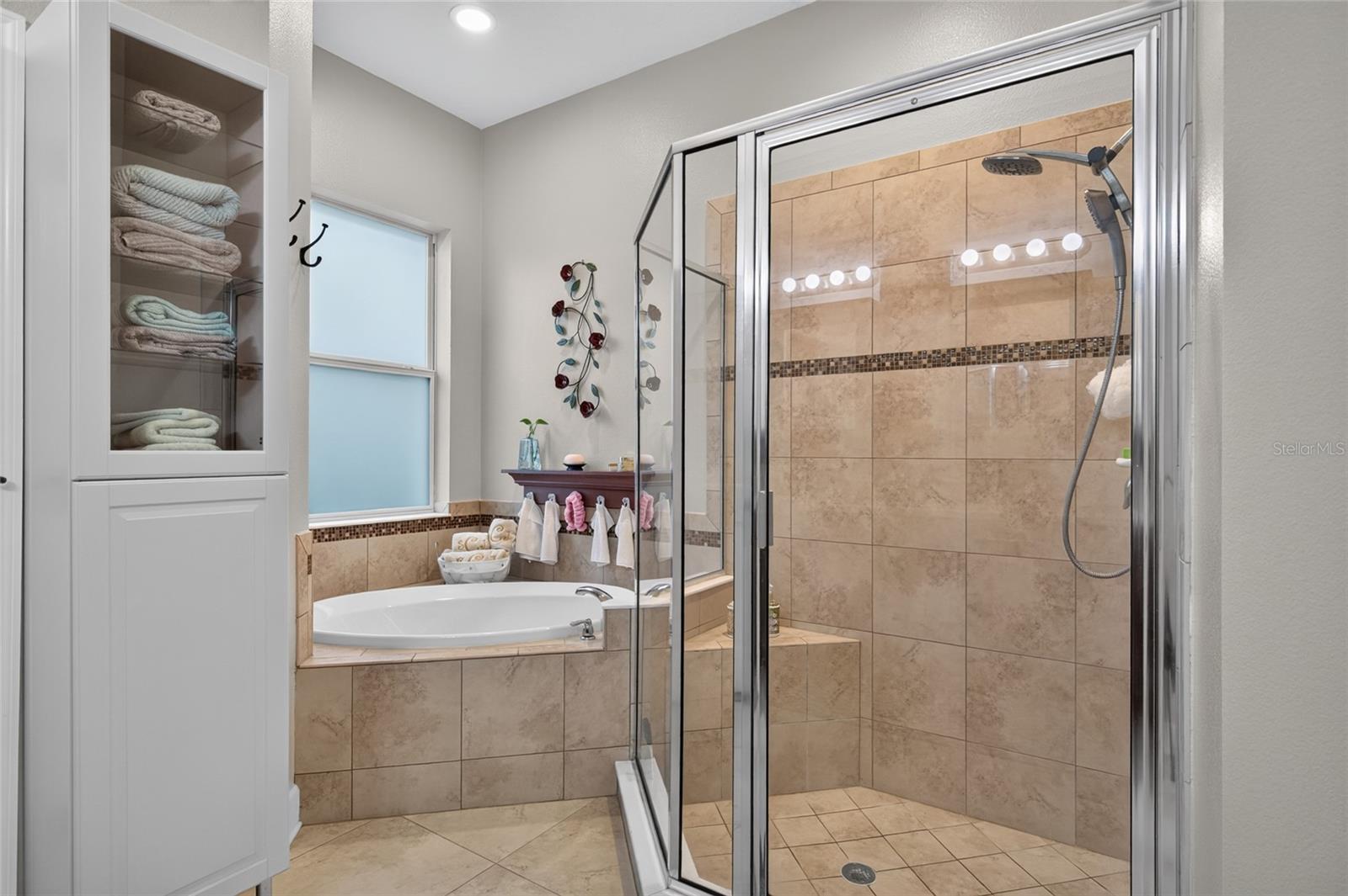 6144 CLIFF HOUSE LN — photo 33